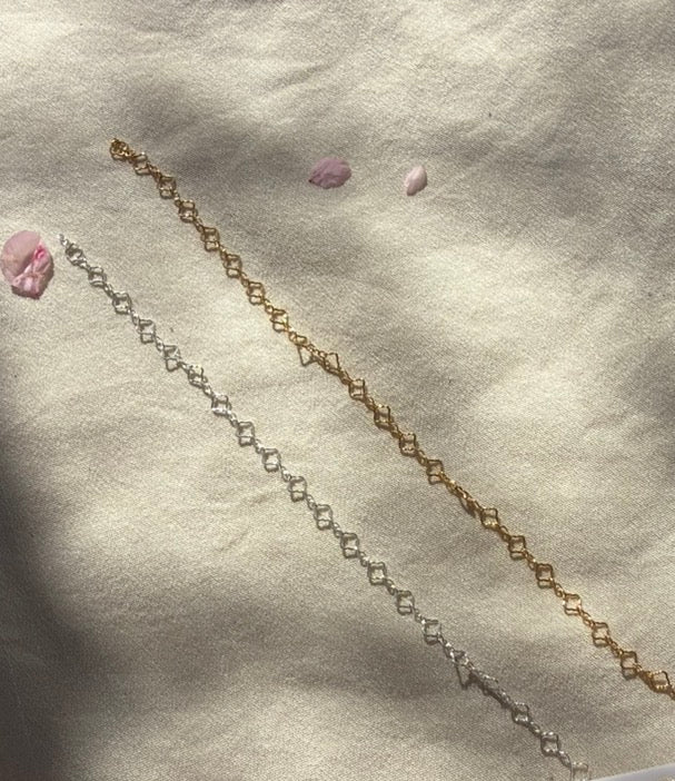 Clover chain permanent jewellery by Aura-Link Jewellery Perth